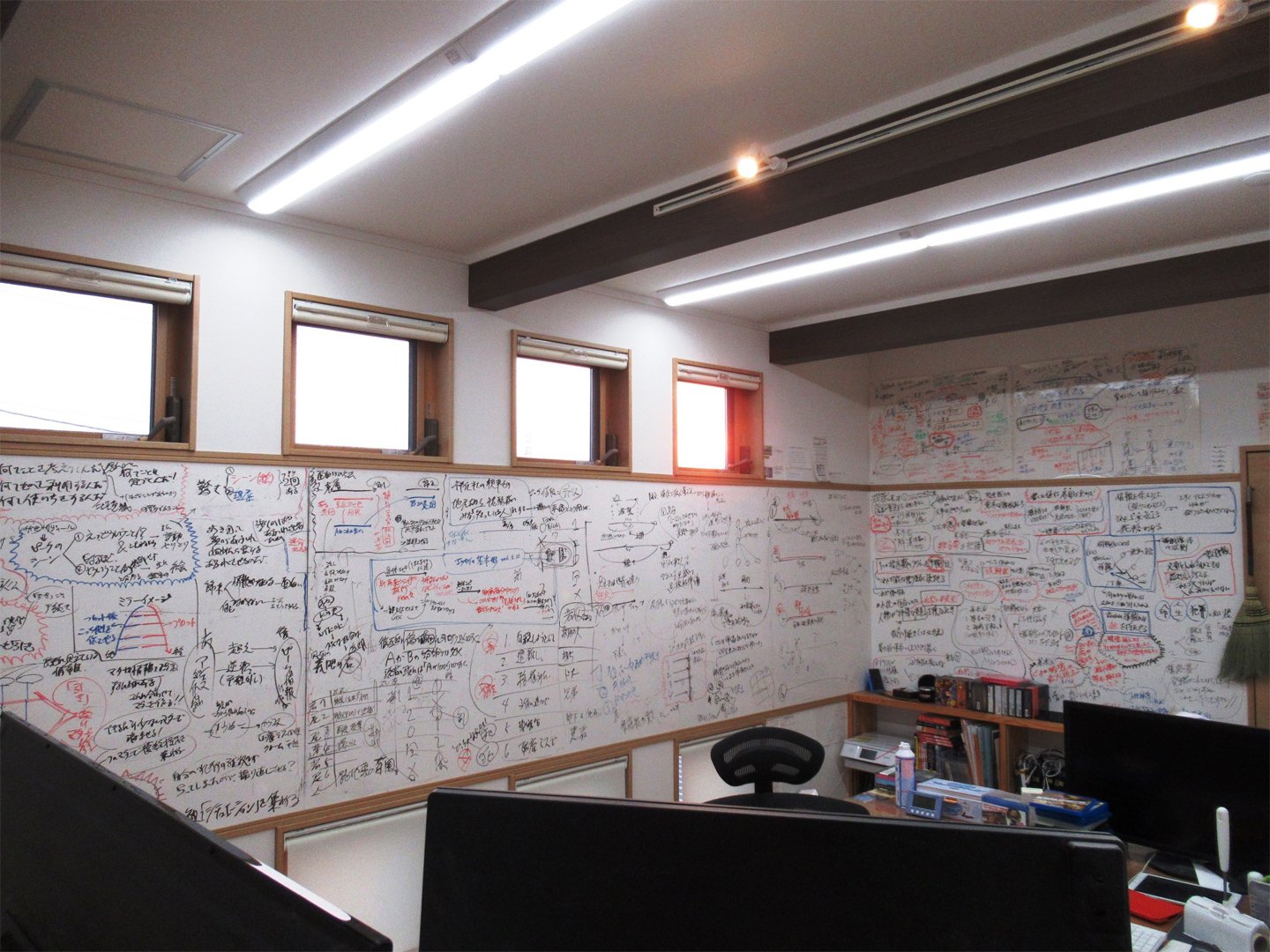 読後、読者が思わず天を仰ぐような短編ミステリーを。長岡弘樹『切願 自選ミステリー短編集』著者インタビュー（後編）｜インタビュー・対談｜COLORFUL